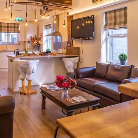 Lakes Boutique Hostel Apartment ウィンダミア エクステリア 写真