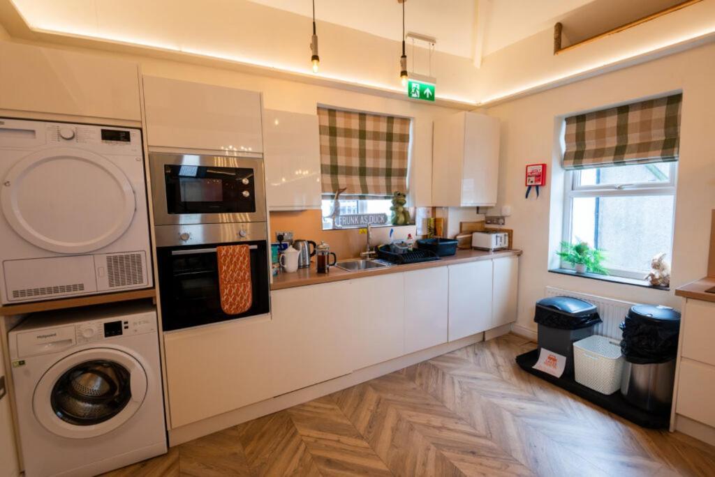Lakes Boutique Hostel Apartment ウィンダミア エクステリア 写真